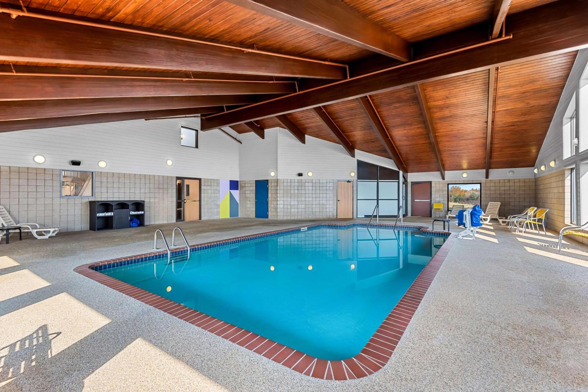 Spark By Hilton Cedar Falls Exterior photo