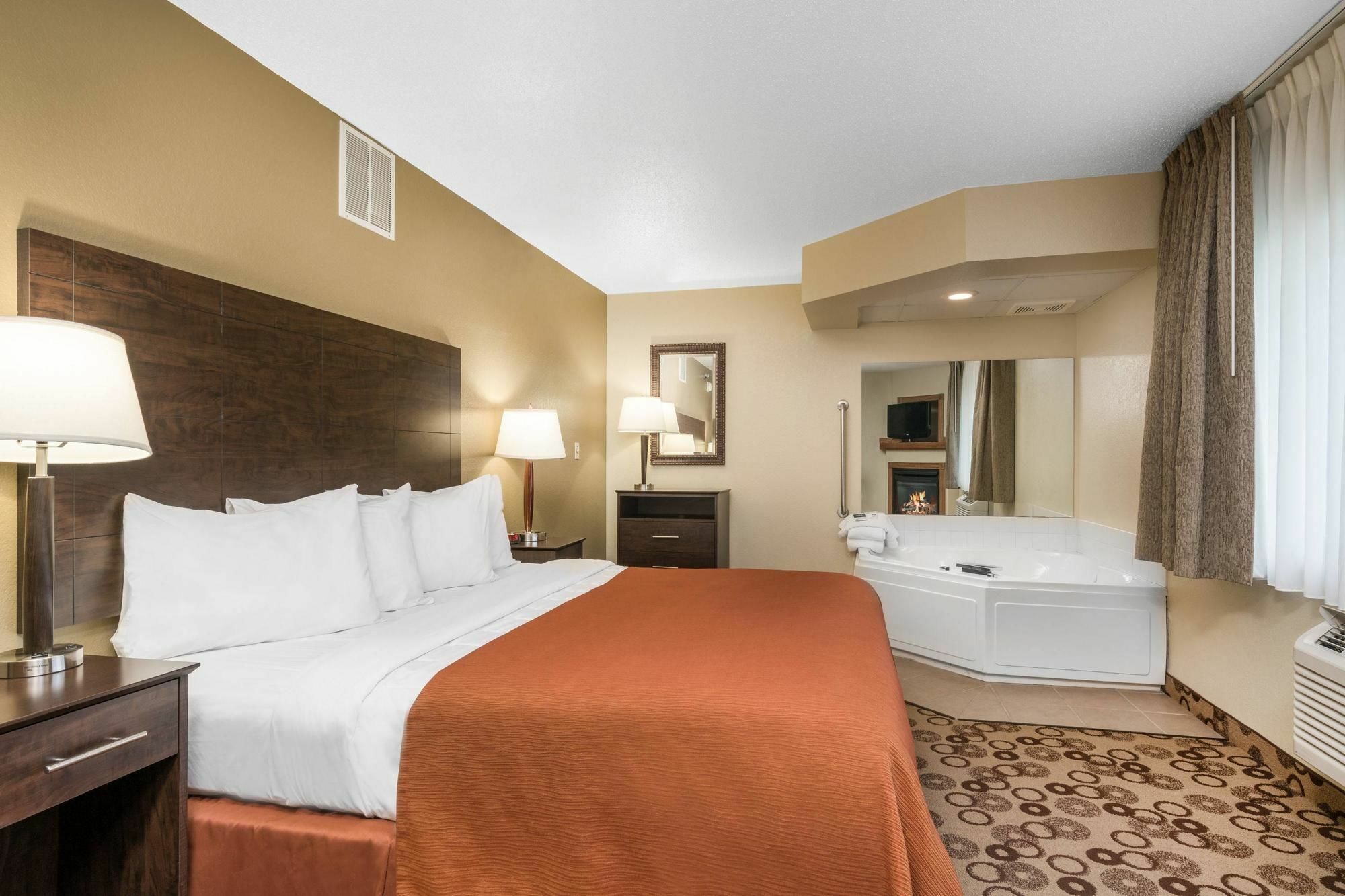 Spark By Hilton Cedar Falls Exterior photo